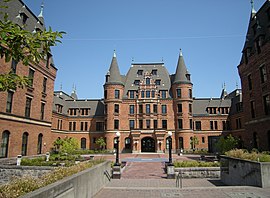 Stadium High School: A Beacon of History and Architectural Grandeur